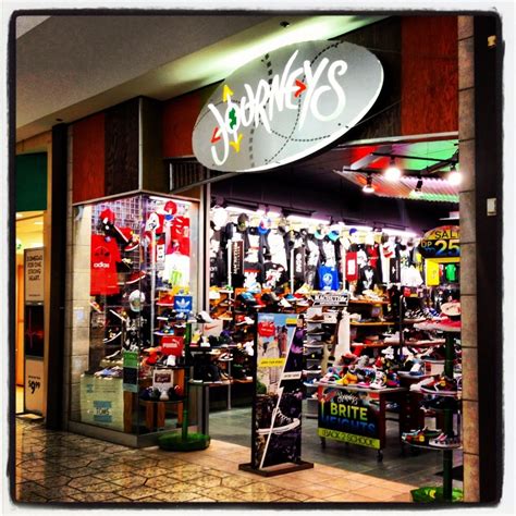 Journeys stores near me, find a Journeys store today.